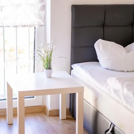 Sunnyhome Monteurwohnungen Und Nahe Regensburg Apartman