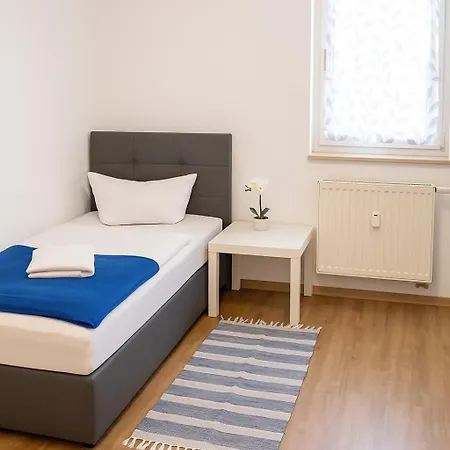 Sunnyhome Monteurwohnungen Und Nahe Regensburg アパート