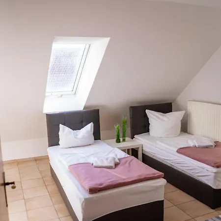 Apartment Sunnyhome Monteurwohnungen Und Nahe Regensburg Obertraubling