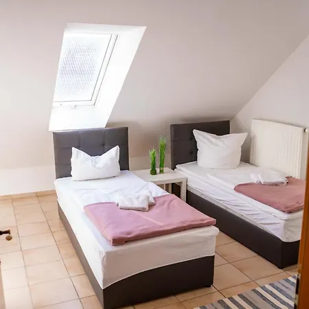 Sunnyhome Monteurwohnungen Und Nahe Regensburg Obertraubling