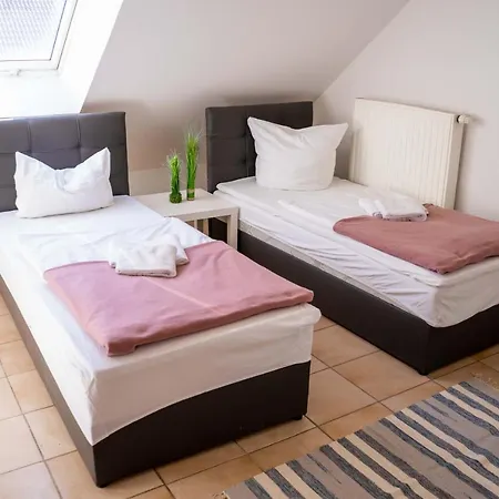 Apartment Sunnyhome Monteurwohnungen Und Nahe Regensburg Obertraubling